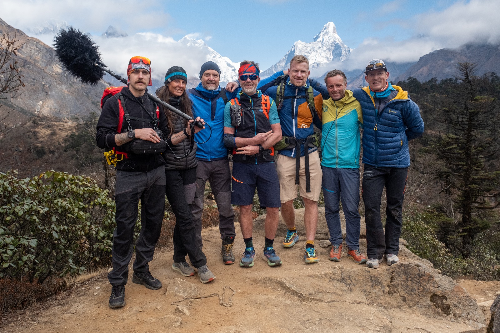 JĚŠTĚJSMENESKONČILI - Nepál 2025  - Lobuche East 6119 m - Jirka Langoš Langmajer - Honza Tráva Trávníček - Petr Horký a další